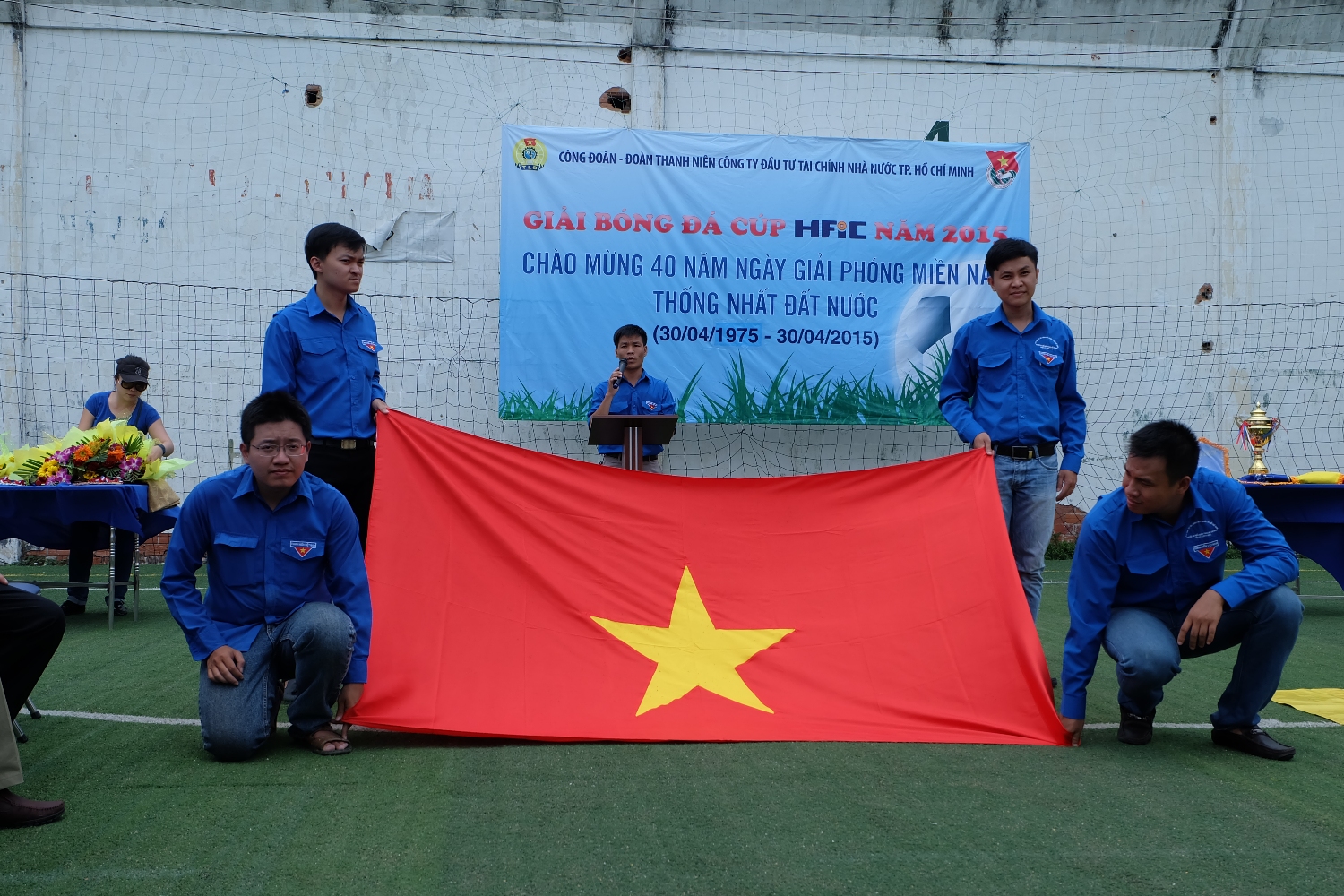 Giải bóng đá mini Cup HFIC 2015