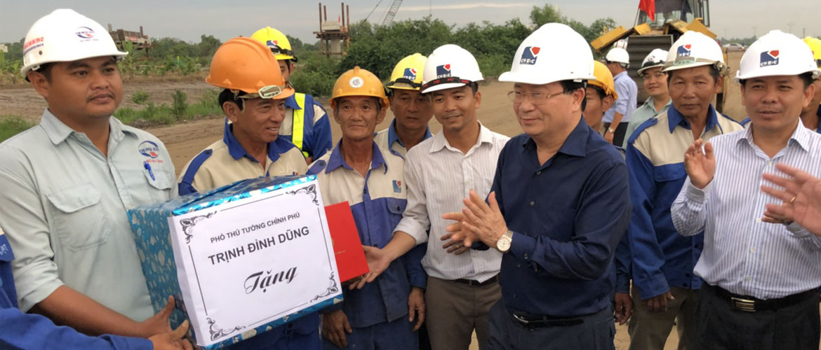 Phó Thủ tướng Chính Phủ Trịnh Đình Dũng. Kiểm tra tiến độ triển khai tuyến cao tốc Trung Lương – Cần Thơ